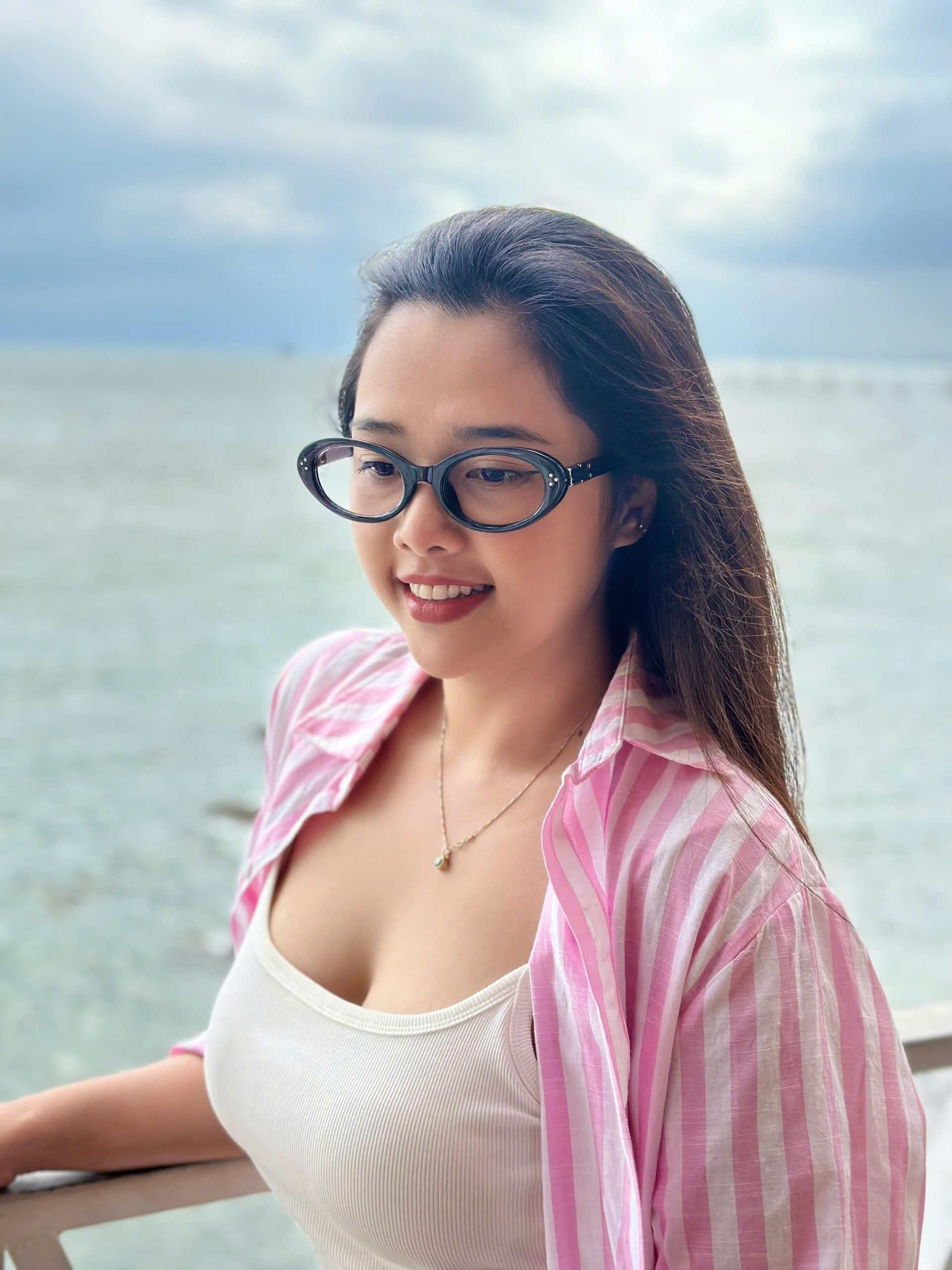 Gọng kính oval đen CHILU YC127 – phong cách cổ điển, thời trang unisex, thời trang nam nữ - Ảnh 2